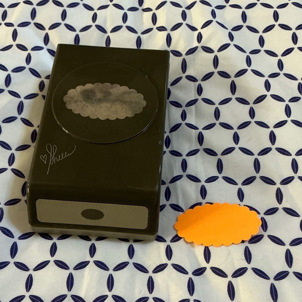 Stampin Up! Large Scalloped Oval Craft Punch